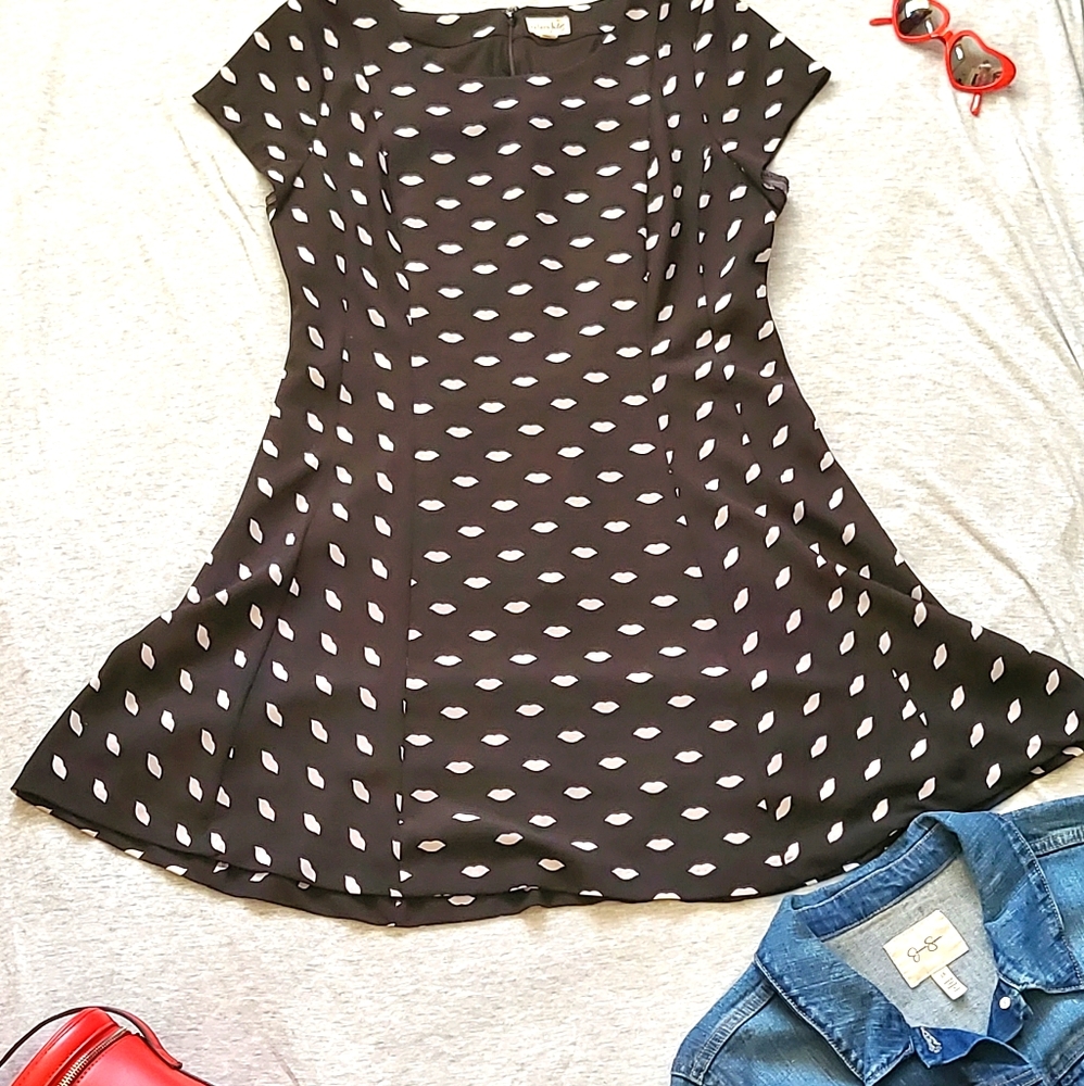 Maison Jules Black Dress with Kiss Print